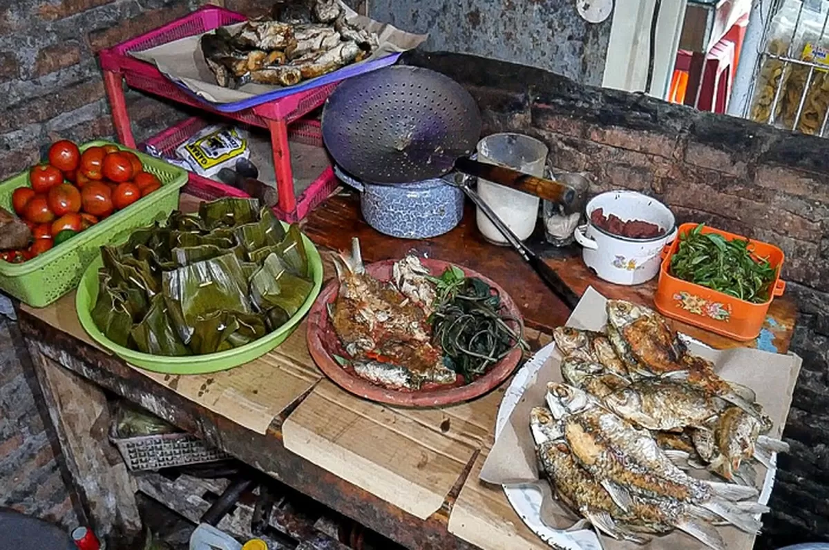 Sambal Iwak Kali: Warung Makan Tradisional yang Menggugah Selera di Cilacap
